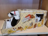 VINTAGE POUND PUPPIES MOM WITH BABY #7821. IN ORIGINAL BOX. COMES WITH BLANK CERTIFICATE. BOX HAS