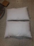 SET OF 2, 45X70 CM POLYESTER STANDARD SLEEPING PILLOWS, WHITE WITH GREY TRIM, PLEASE SEE THE