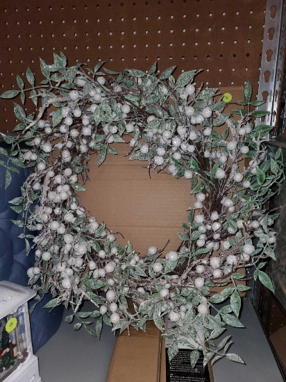 APPROX 20" FLOCKED WHITE BERRY WREATH, PLEASE SEE THE PICTURES FOR MORE INFORMATION.