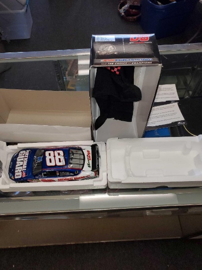 ACTION RACING COLLECTIBLES, 1:24 SCALE STOCK CAR, DALE EARNHARDT JR NO.88 NATIONAL GUARD 2008 IMPALA