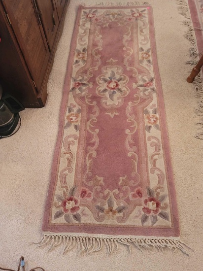 (DR) ROYAL PALACE HANDMADE ANTIQUE ROSE "CHAMBORD" RUNNER. MAUVE, CREAM, AND GREEN COLOR. #301972.