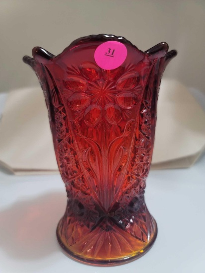 (DR) RED TO ORANGE FENTON GLASS FLORAL VASE. STILL HAS THE ORIGINAL STICKER. MEASURES APPROX. 5" X