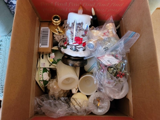 (DR) LARGE BOX LOT OF MISC. TO INCLUDE A BATTERY OPERATED CANDLE SNOWGLOBE DEPICTING CARDINALS,