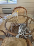 (SUNRM) LOT OF 2 METAL DECORATIVE ITEMS. INCLUDES A WHITE WASHED OWL WITH BOOBLE HEAD ON SPRING AND