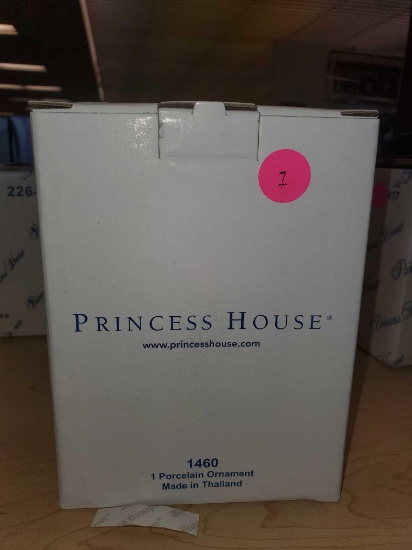 PRINCESS HOUSE 1460, 1 PORCELAIN ORNAMENT, HAS THE ORIGINAL BOX.