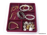TRAY LOT OF COSTUME JEWELRY TO INCLUDE A SILVER & BRONZE TONE DECORATIVE STRETCH BRACELET, 2