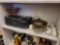 SHELF LOT TO INCLUDE A POWER BRAND ELECTRIC SMOKELESS GRILL, SMOKY GLASS COVERED CASSEROLE DISH, SET