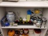SHELF LOT TO INCLUDE A BLUE & WHITE ORIENTAL STYLE GINGER JAR, DECORATIVE BUD VASES, DECORATIVE