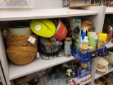 SHELF LOT TO INCLUDE 8 GARDEN COCO LINERS, 4 HANGING GARDEN BASKETS, CELADON GREEN PLANTER, SAUCE