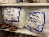 SHELF LOT OF ASSORTED OF ITEMS TO INCLUDE TWO WHITE STANDARD SLEEPING PILLOWS IN THE PACKAGE, and