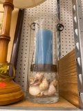 SHELF LOT OF ASSORTED OF ITEMS TO INCLUDE TWO DIFFERENT STYLE TABLE LAMPS WITH SHADES, TWO CLEAR