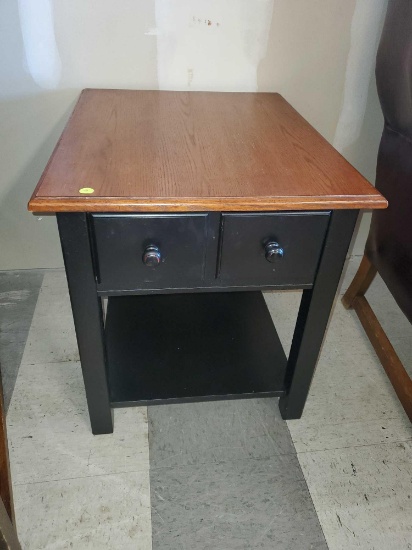 OAK TOP 1 DRAWER SIDE TABLE WITH BOTTOM STORAGE SHELF, IN GOOD USED CONDITION, BLACK BASE, 20"l 24