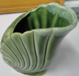 HULL OR MCCOY PLANTER ALL ITEMS ARE SOLD AS IS, WHERE IS, WITH NO GUARANTEE OR WARRANTY. NO REFUNDS