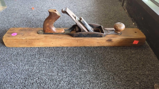 EARLY STYLE JOINTER PLANE MEASURES APPROXIMATELY 22 IN X 3 IN.