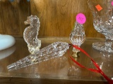 LOT OF 3 WATERFORD CRYSTAL PIECES TO IN INCLUDE 2 LAMP FINIALS AND A HANGING ORNAMENT