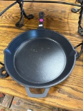 12 IN CAST IRON SKILLET