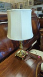 VIRGINIA METAL CRAFTERS BRASS TABLE LAMP, WITH CREAM SHADE, ORIGINAL WORKING PLUG, 24 1/4