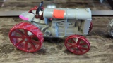 VINTAGE CAST IRON FORDSON TOY WHITE FARM TRACTOR MEASURES APPROXIMATELY 7 IN X 3 IN