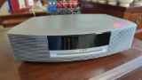 BOSE WAVE MUSIC SYSTEM CD AM / FM RADIO, BOSE HAS NO CORDS AND NO REMOTE WITH IT