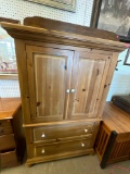 PINE ENTERTAINMENT CENTER MEASURES 42 x 20 x 63