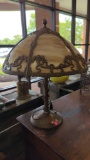 ART NOUVEAU CARAMEL 6 PANEL SLAG GLASS AND METAL TABLE LAMP, IN EXCELLENT CONDITION FOR THE ITEMS