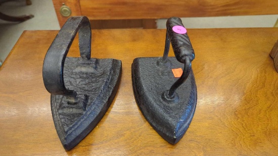 SET OF 2 CAST IRON EARLY STYLE CLOTHES IRON'S