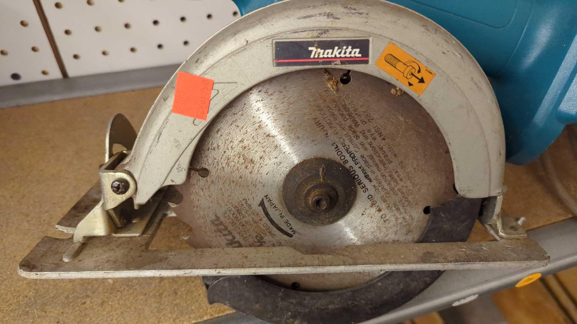 Makita 5620d online battery