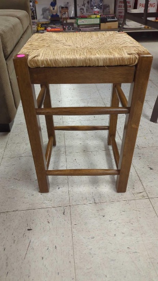 OAK WOOD AND RUSH STATIONARY TABLE STOOL MEASURES APPROXIMATELY 13 1/2 IN X 20 IN.