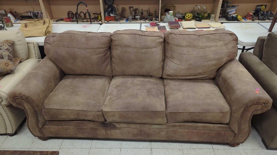 NAILHEAD TRIM BROWN LEATHER 3 CUSHION SOFA MEASURES APPROXIMATELY 84 IN X 37 IN X 35 IN SOFA HAS