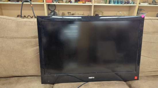 SANYO 32 INCH TELEVISION WITH POWER CORD MODEL NUMBER DP32671, HAS NO REMOTE, NEEDS A UNIVERSAL