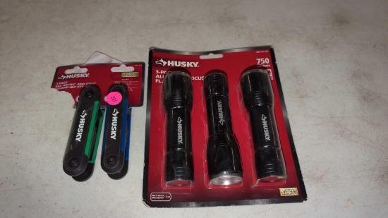 LOT OF 2 HUSKY ITEMS TO INCLUDE HUSKY 2 PIECE SAE METRIC AND TORX FOLDING HEX KEY SET AND A HUSKY