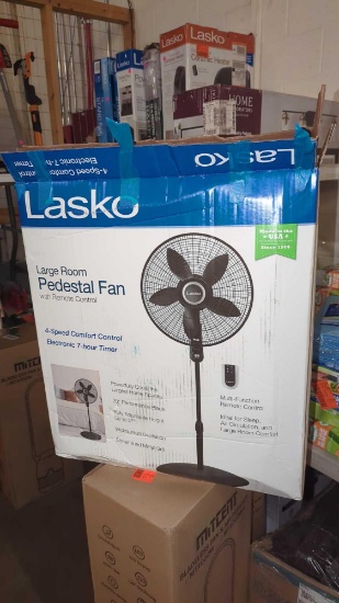LARGE ROOM PEDESTAL FAN, BLACK, 4 SPEED, IN THE ORIGINAL UNSEALED BOX.