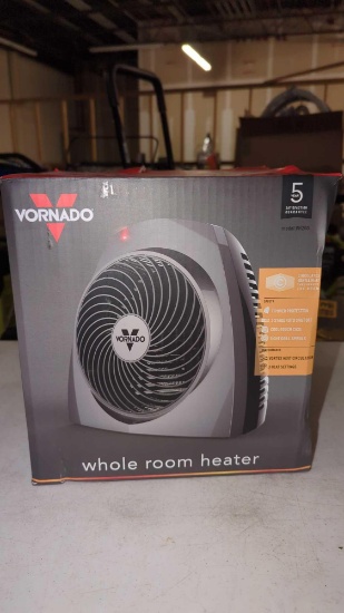 VORNADO 3 HEAT SETTINGS 750/1125/1500W FORCED AIR WHOLE ROOM HEATER RETAIL PRICE VALUE $70.00, IN