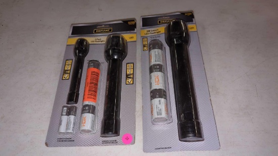 PAIR OF DEFIANT HAND HELD FLASHLIGHTS, ONE IS 500 LUMEN LED FLASHLIGHT NEW ON PACKAGE WITH
