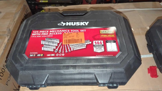 HUSKY 125 PIECE MECHANIC TOOL SET WITH PRO ACCESS RATCHETS QUARTER INCH AND 3/8 INCH DRIVE SAE AND