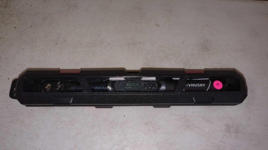 HUSKEY 3/8 INCH DRIVE ELECTRONIC TORQUE WRENCH 10-100 FT / LBS, IN A HARDSHELL CASE RETAIL PRICE