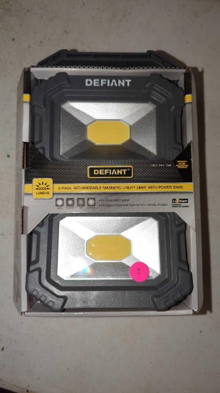 LOT OF 2 DEFIANT 2 PACK RECHARGEABLE MAGNETIC UTILITY LIGHTS WITH POWER BANK, 2000 LUMENS