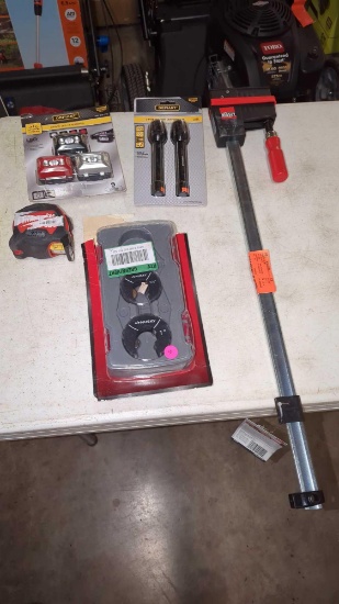LOT OF ASSORTED TOOLS TO INCLUDE DEFIANT 80 LUMEN LED FLASHLIGHTS NEW STILL IN THE PACKAGE, 25 FT