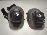 PAIR OF HUSKY GEL COMFORT KNEE PADS, BRAND NEW, USE RING CLIPS