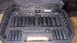 HUSKY 60 PIECE MECHANICS TOOL SET WITH 100 POSITION RATCHET 1/4 INCH AND 3/8 IN CH DRIVE