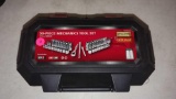 HUSKY 50 PIECE MECHANIC TOOL SET 1/4 IN DRIVE IN CARRYING CASE, IT LOOKS LIKE ALL PARTS ARE THERE,