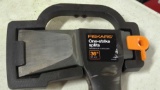 FISKARS X27 6.3 LB SUPER SPLITTING AX WITH 36-IN SHOCK ABSORBING HANDLE RETAIL PRICE VALUE $70.00