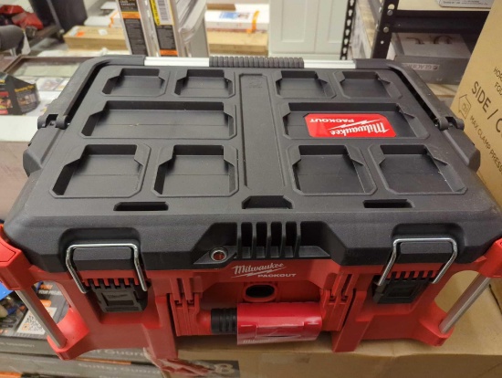 Milwaukee PACKOUT 22 in. Large Portable Tool Box Fits Modular Storage System. Comes as is shown in