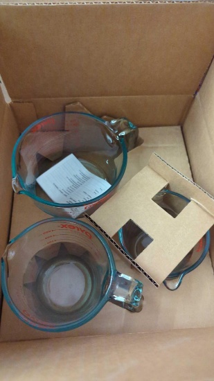 Pyrex SET OF 3 GLASS MEASURING CUPS, VARIED SIZES, MSRP 23.49