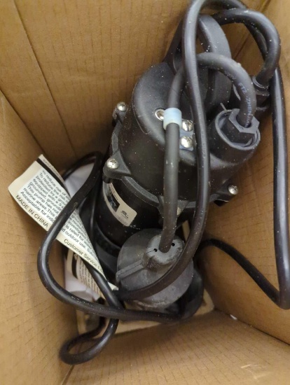 EVERBILT 1/3 HP ALUMINUM SUMP PUMP TETHER SWITCH, APPEARS TO BE USED IN OPEN BOX, RETAIL PRICE VALUE