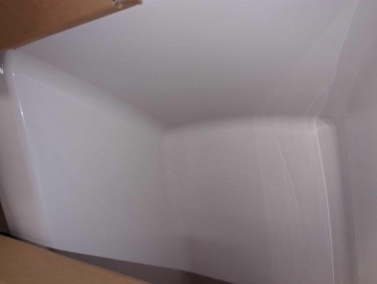 Delta Classic 500 60 in. x 32 in. Soaking Bathtub with Right Drain in High Gloss White. Comes in