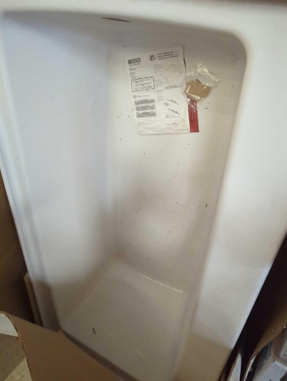 DELTA CLASSIC 500 60-IN X 32-IN SOAKING BATTLE WITH RIGHT DRAIN IN HIGH GLOSS WHITE APPEARS TO BE