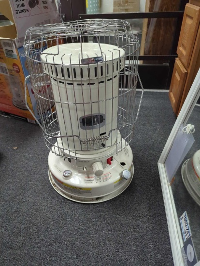 DuraHeat Portable Convection Kerosene Heater Provides 23,800 Btu's of Warmth?, Appears to be Used