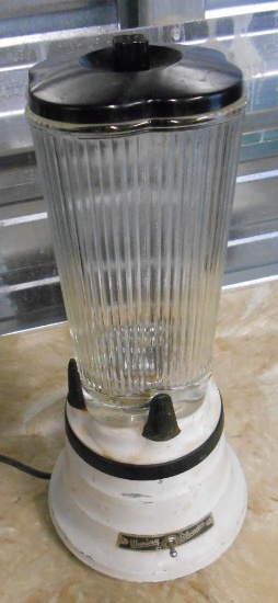 VINTAGE WARING BLENDER ALL ITEMS ARE SOLD AS IS, WHERE IS, WITH NO GUARANTEE OR WARRANTY. NO REFUNDS