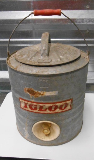 VINTAGE IGLOO WATER COOLER ALL ITEMS ARE SOLD AS IS, WHERE IS, WITH NO GUARANTEE OR WARRANTY. NO